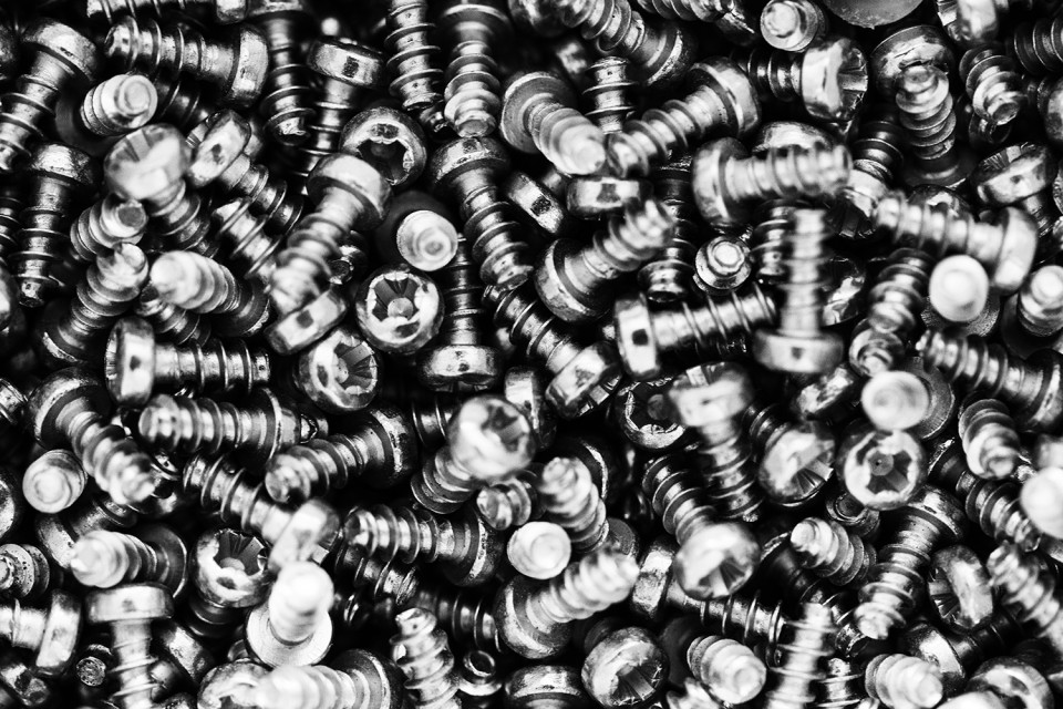 There's more than a few screws loose here