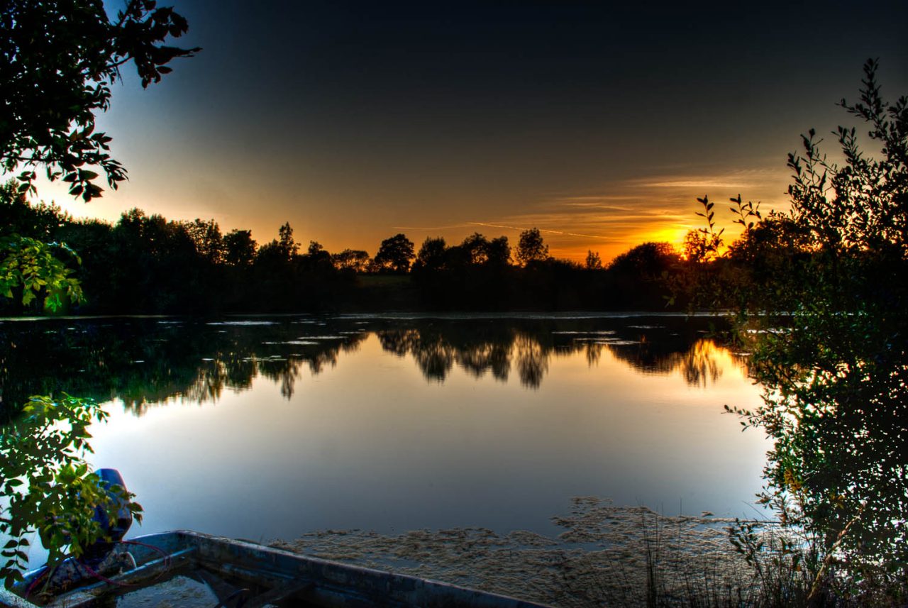 Leez Lodge Lakes Sunset