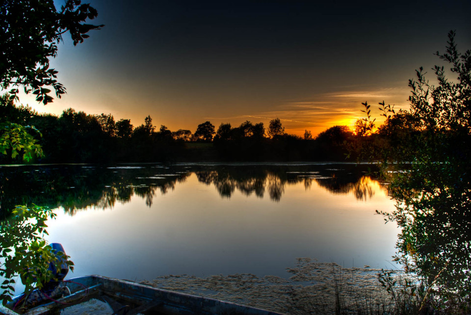 Leez Lodge Lakes Sunset